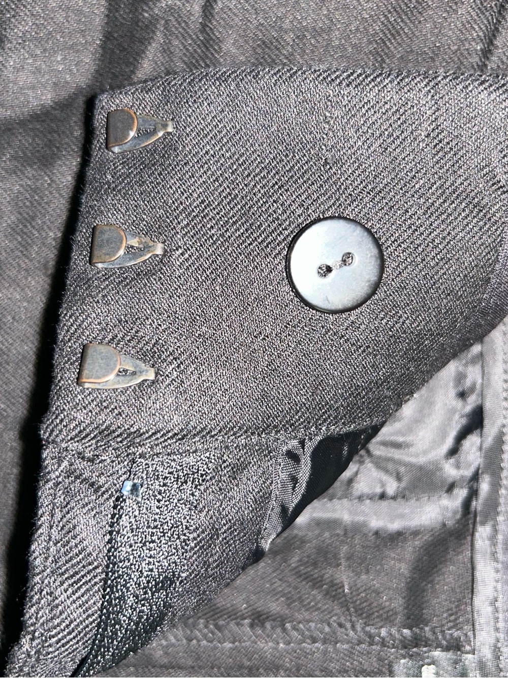 Express Black Linen Blend Shorts - 10 - Picture 4 of 7